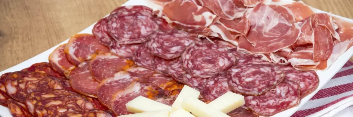 I SALUMI TIPICI DELLE TRADIZIONI ESTERE